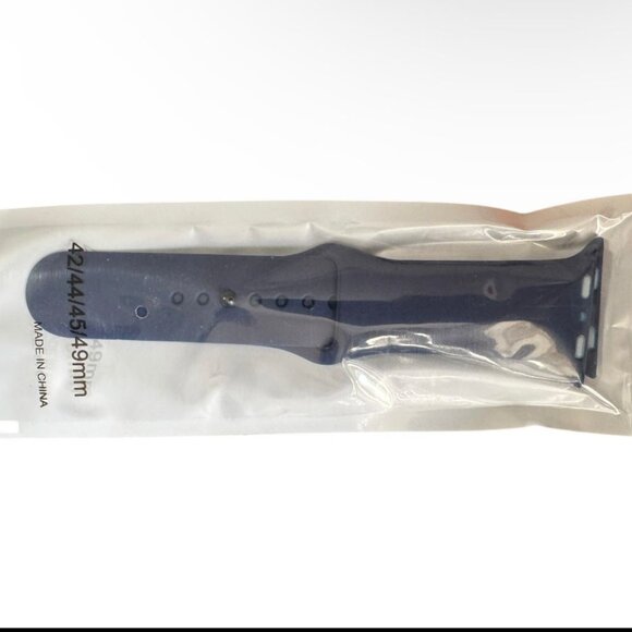 Pack of 13 Apple Watch Straps – Stylish and Durable Collection - Picture 5 of 13